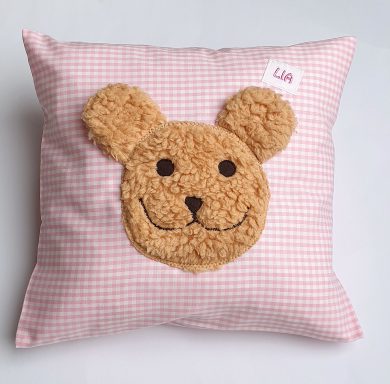 personalisiertes Kuschelkissen mit Teddygesicht aus Vichykarostoff 25x 28 cm