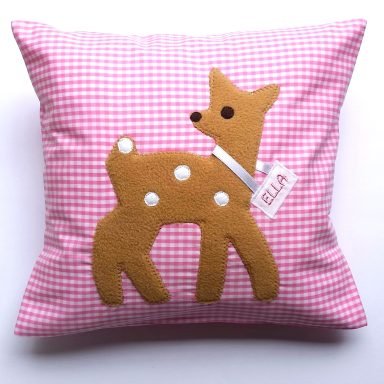 personalisiertes Kuschelkissen mit Reh aus Vichykarostoff 25x 28 cm